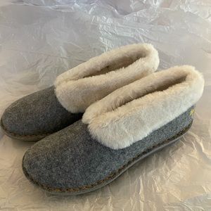 Clarks CloudSteppers Stepflow Slippers